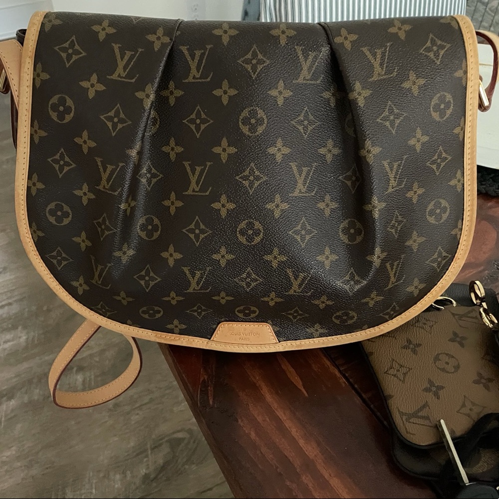 Authentic Louis Vuitton – Monogram Canvas Menilmontant MM